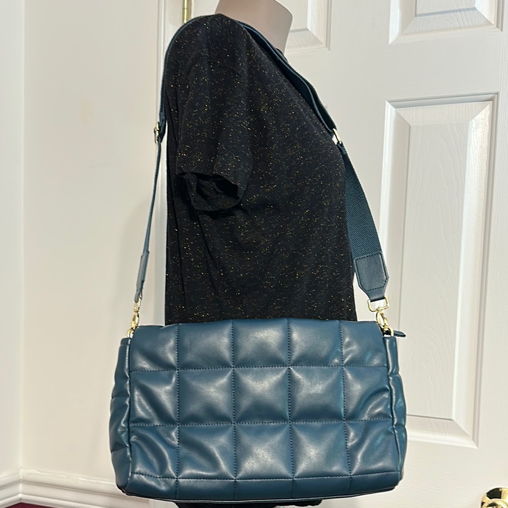 Elegant Teal Blue Quilted Shoulder Bag